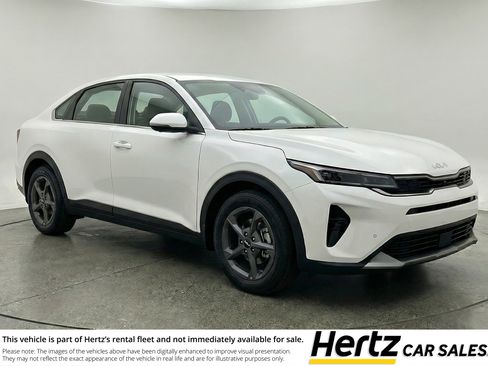Used 2025 Kia K4 LXS image 1