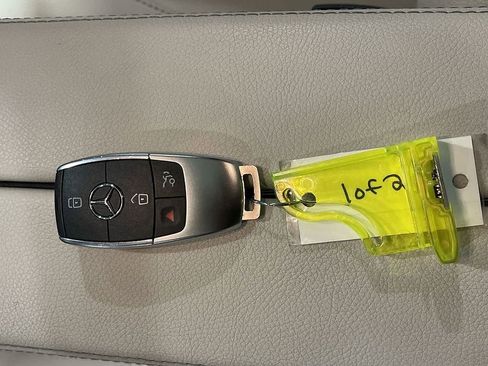 Used 2023 Mercedes-Benz GLB 250 4MATIC image 32