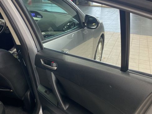 Used 2013 MAZDA MAZDA3 i Touring image 25