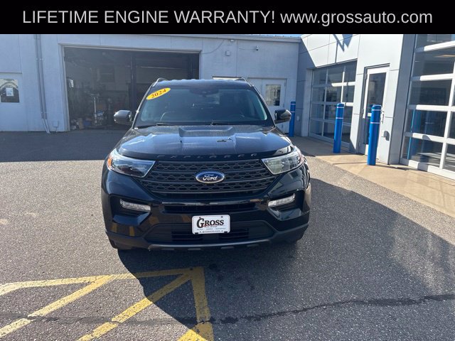 Used 2024 Ford Explorer XLT w/ Equipment Group 202A AWD/4WD image 3