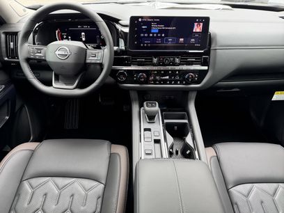 New 2026 Nissan Pathfinder Platinum w/ Cargo Package