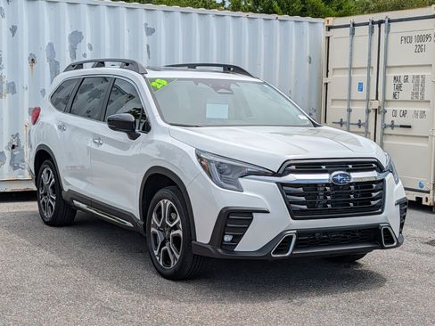 Used 2025 Subaru Ascent Touring AWD/4WD image 1