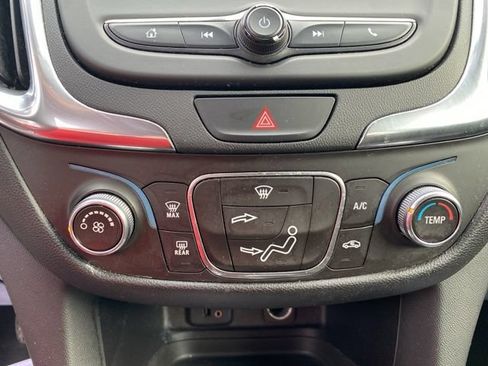 Used 2018 Chevrolet Equinox LT FWD image 14