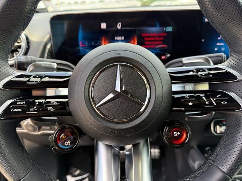 Used 2025 Mercedes-Benz GLB 35 AMG 4MATIC image 20