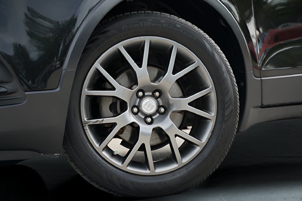 Used 2019 Buick Encore Sport Touring FWD image 3