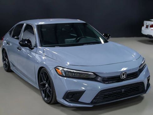 Used 2024 Honda Civic Sport image 2