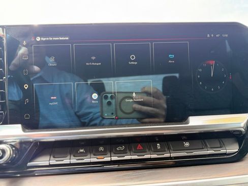 Used 2025 GMC Sierra 1500 SLT RWD image 12
