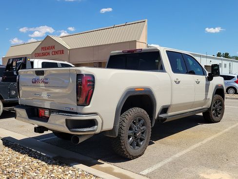 Used 2026 GMC Sierra 2500 AT4 w/ AT4 Premium Plus Package AWD/4WD image 3