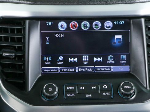 Used 2018 GMC Acadia SLT FWD image 19