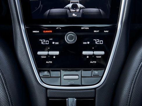 Used 2020 Porsche Panamera 4 image 50