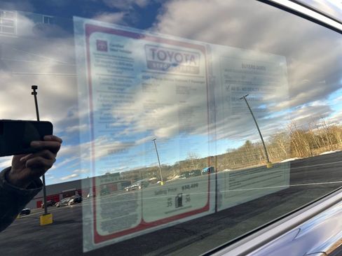 Certified 2024 Toyota Sienna Platinum image 30