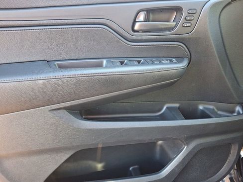 Used 2023 Honda Odyssey EX-L image 12