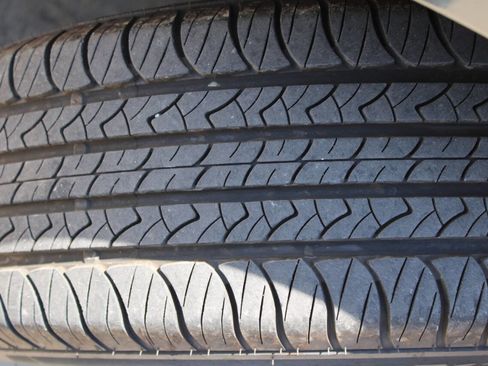 Used 2019 Chevrolet Equinox LS w/ LPO, Floor Liner Package FWD image 22
