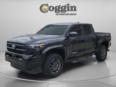 Certified 2025 Toyota Tacoma SR5 image 2