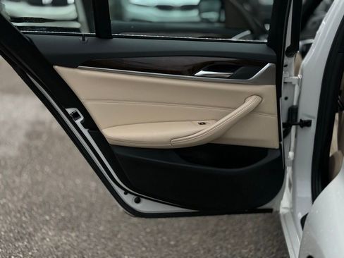 Used 2017 BMW 530i image 9