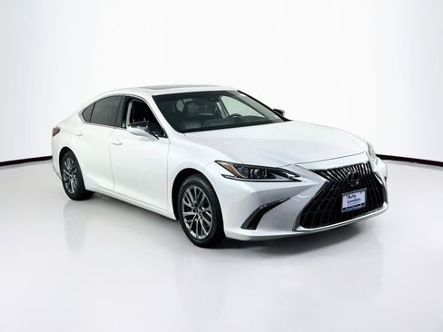 Used 2022 Lexus ES 350 w/ Accessory Package FWD image 3