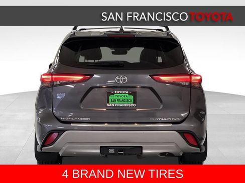 Used 2022 Toyota Highlander Platinum AWD/4WD image 4