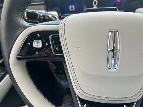 New 2026 Lincoln Aviator AWD image 17