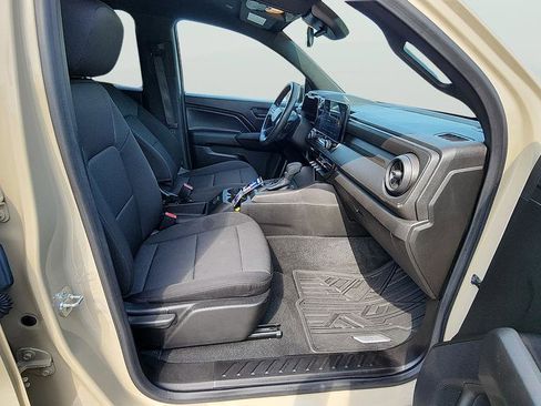 Used 2024 Chevrolet Colorado W/T image 18