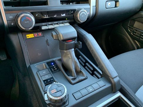 Used 2025 Toyota 4Runner TRD Off-Road image 41