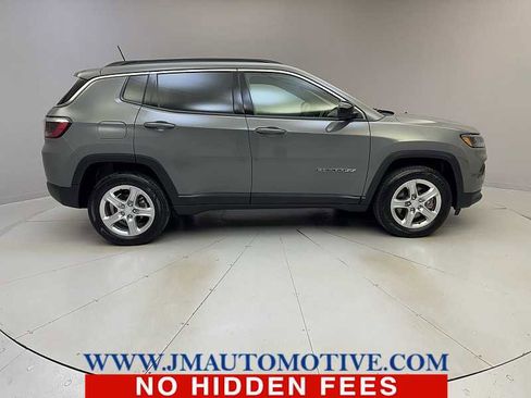Used 2024 Jeep Compass Latitude image 6