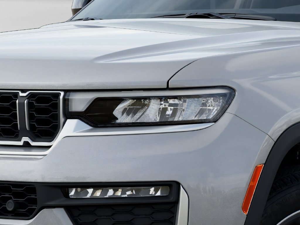 New 2026 Jeep Grand Cherokee Limited w/ Luxury Tech Group II AWD/4WD image 12
