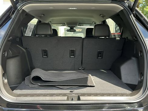 Used 2022 Chevrolet Equinox Premier image 27