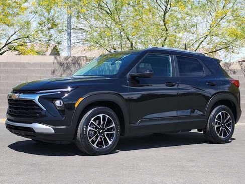 Used 2024 Chevrolet TrailBlazer LT w/ LT Cold Weather Package image 5