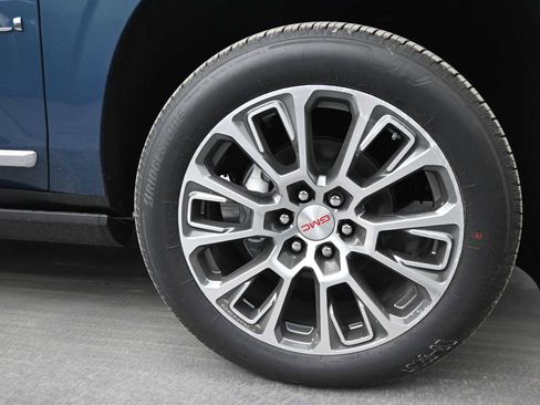 New 2026 GMC Yukon XL Denali w/ Sun & Power Step Package AWD/4WD image 10