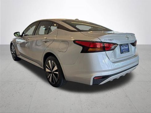 Certified 2022 Nissan Altima 2.5 SV FWD image 11