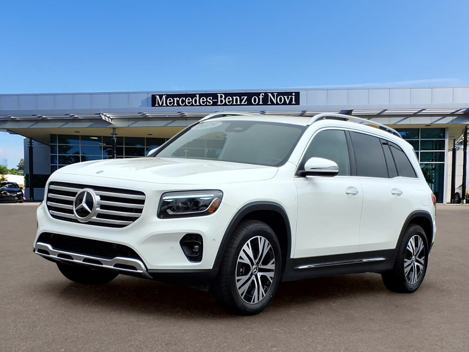 Certified 2025 Mercedes-Benz GLB 250 4MATIC image 1