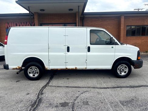 Used 2006 GMC Savana 2500 w/ Power and Light Package image 5