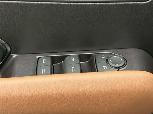 Used 2024 GMC Canyon AT4 w/ AT4 Premium Package image 15