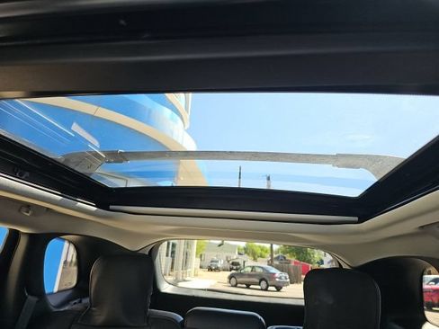 Used 2022 Jeep Cherokee Limited w/ Elite Package AWD/4WD image 18
