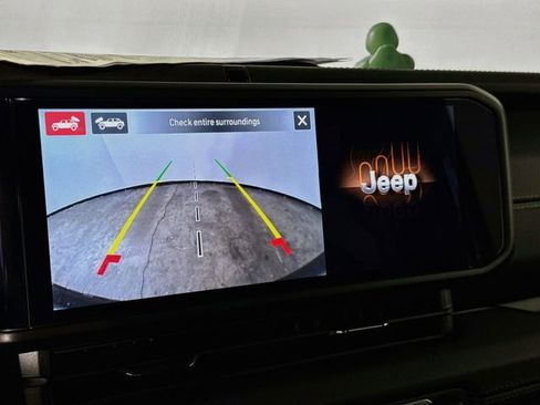 Used 2025 Jeep Wrangler Unlimited Sahara AWD/4WD image 18