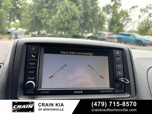 Used 2016 Dodge Grand Caravan SXT FWD image 22