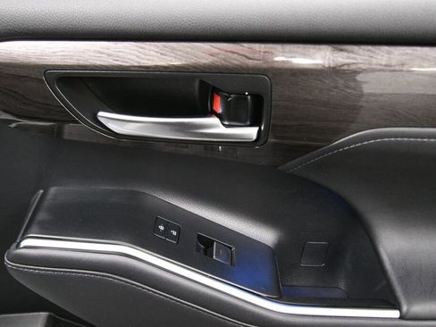 Used 2021 Toyota Highlander Platinum image 33