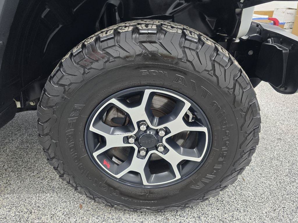 Used 2020 Jeep Wrangler Unlimited Rubicon w/ LED Lighting Group AWD/4WD image 32