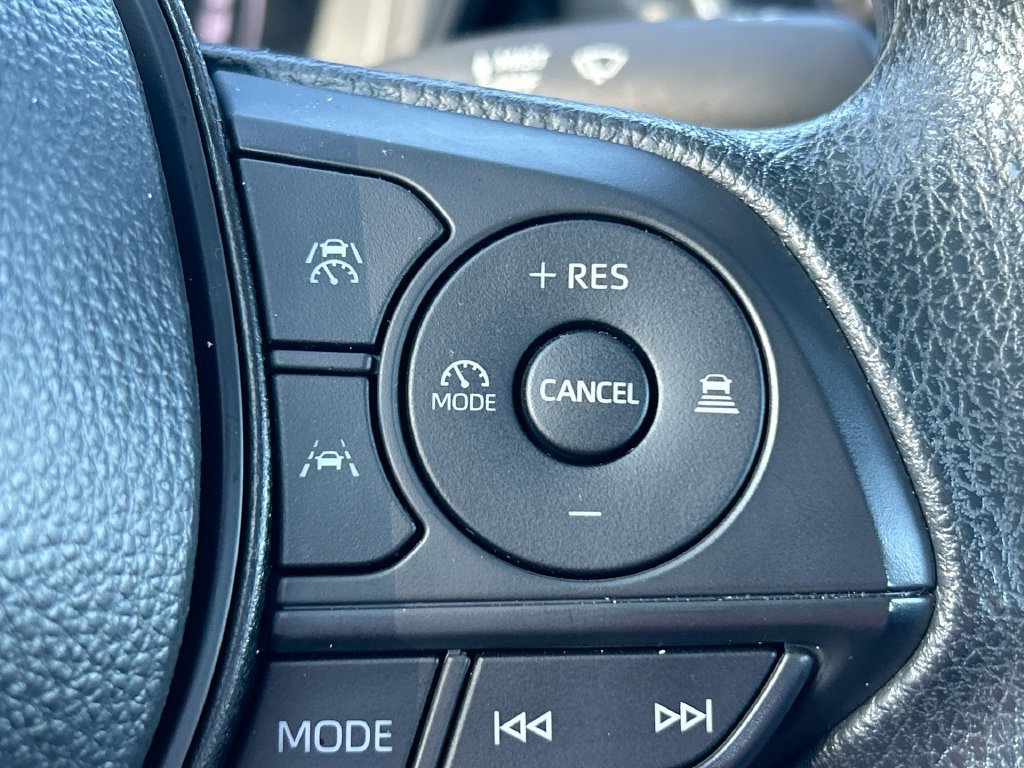 Used 2026 Toyota Corolla LE FWD image 17
