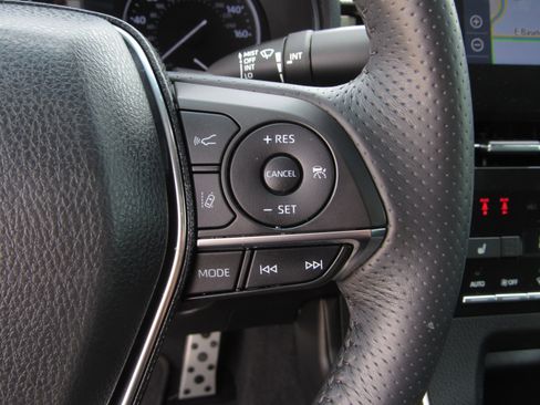 Used 2021 Toyota Avalon XSE w/ Carpet Mat Package (TMS) FWD image 25