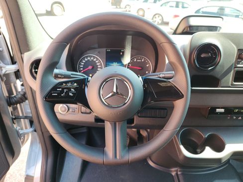 New 2025 Mercedes-Benz Sprinter 2500 image 21