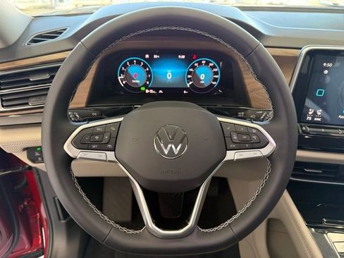 New 2025 Volkswagen Atlas SE image 15