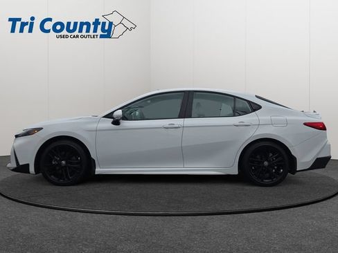 Used 2026 Toyota Camry SE w/ Convenience Package FWD image 5