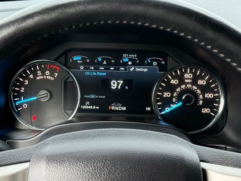 Used 2019 Ford F150 Lariat w/ Equipment Group 502A Luxury AWD/4WD image 22