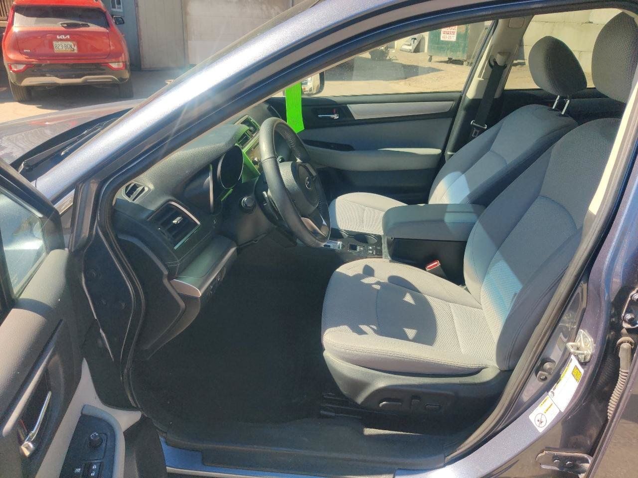 Used 2018 Subaru Outback 2.5i Premium AWD/4WD image 11
