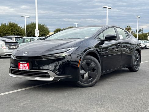 New 2026 Toyota Prius Plug-In Hybrid image 2