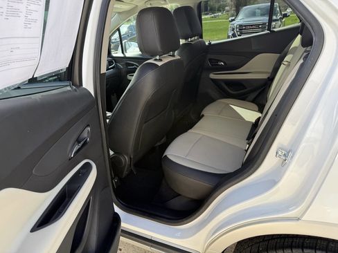 Used 2020 Buick Encore Preferred AWD/4WD image 6