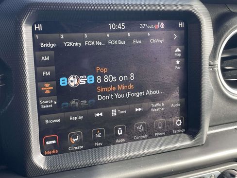 Used 2021 Jeep Wrangler Unlimited Sahara image 2