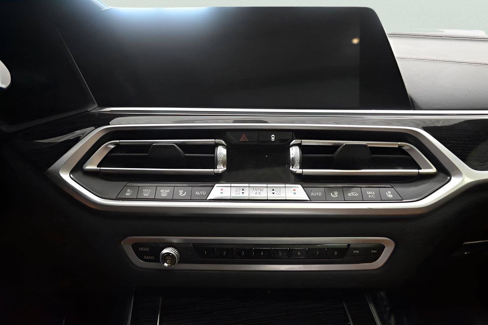 Used 2020 BMW X7 xDrive40i w/ M Sport Package AWD/4WD image 24