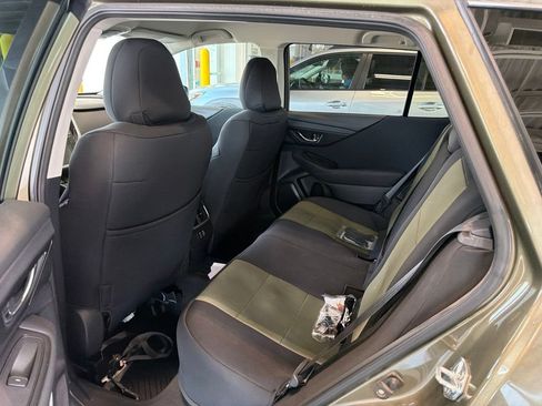 Used 2025 Subaru Outback Premium w/ Popular Package #1A AWD/4WD image 15